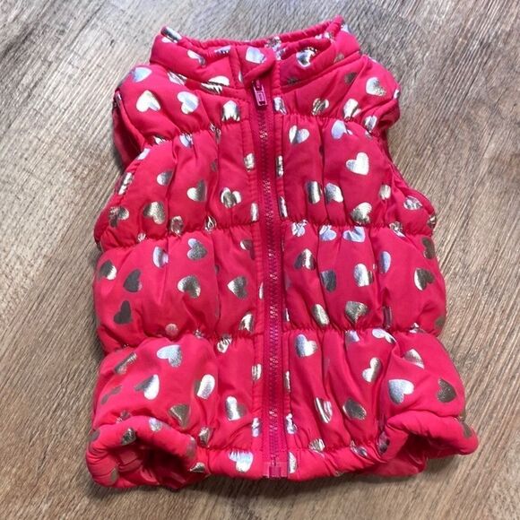 Healthtex Puffy Vests Set of 2 Bright Pink  Silver Hearts Black Gold Stars 12 M - Picture 7 of 15